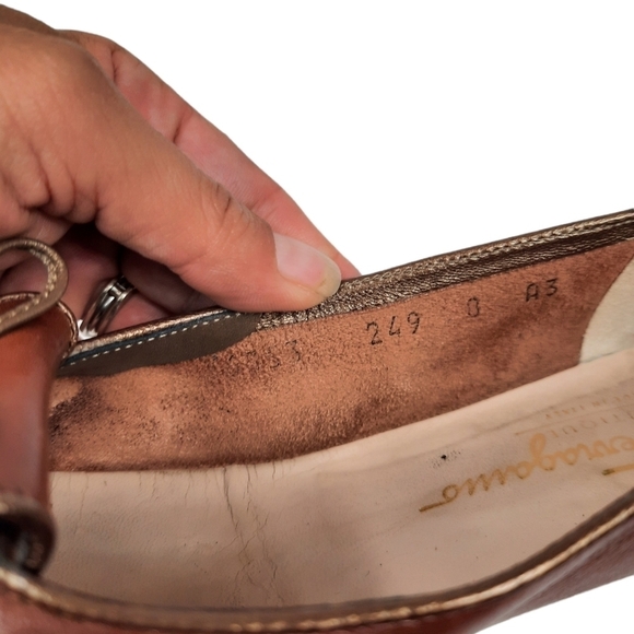 Salvatore Ferragamo Chestnut Leather Loafer Pumps Bow Tie Size 8 Women's - Picture 11 of 13